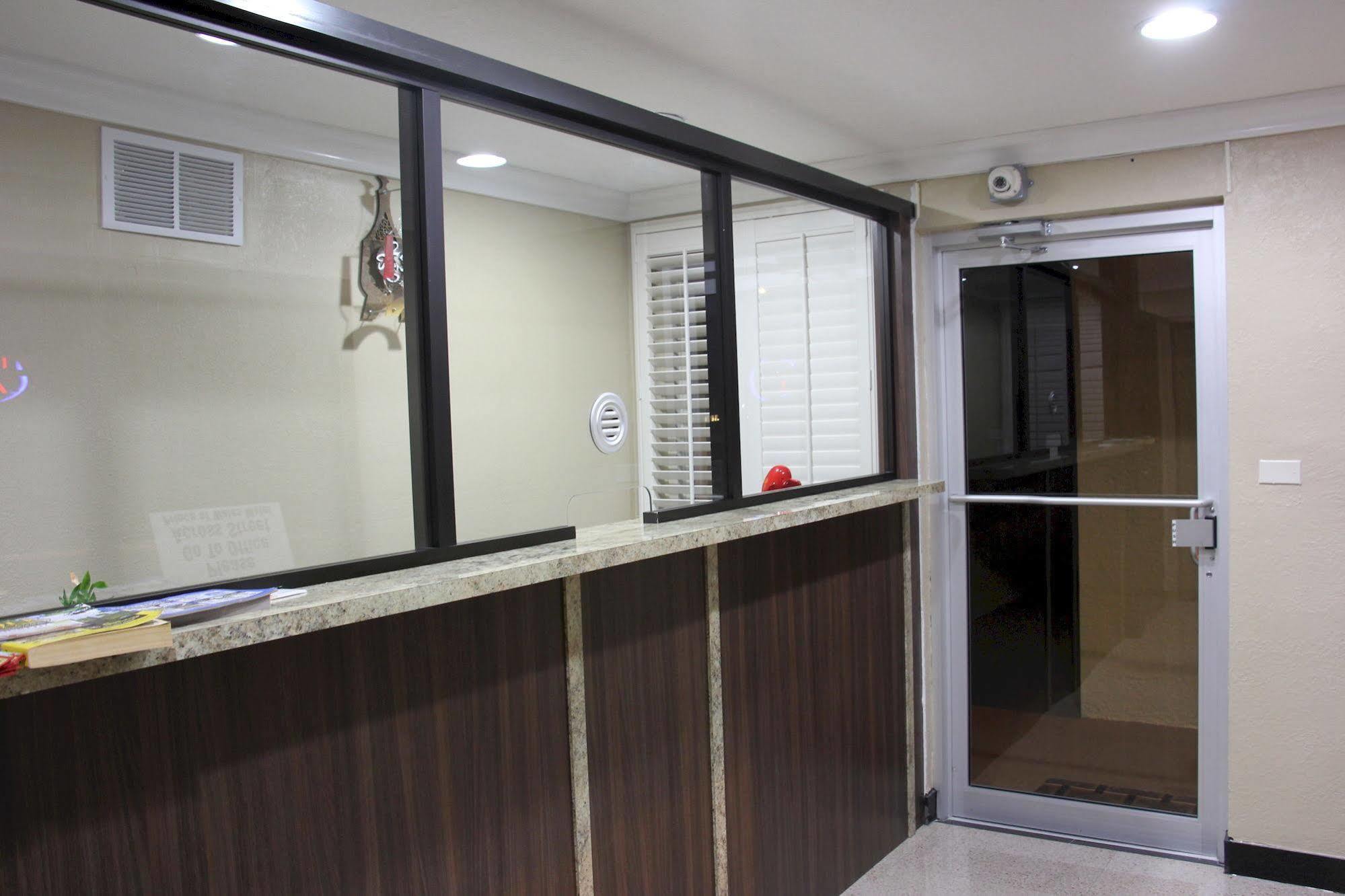 Budget Inn เลคเวลส์ ภายนอก รูปภาพ